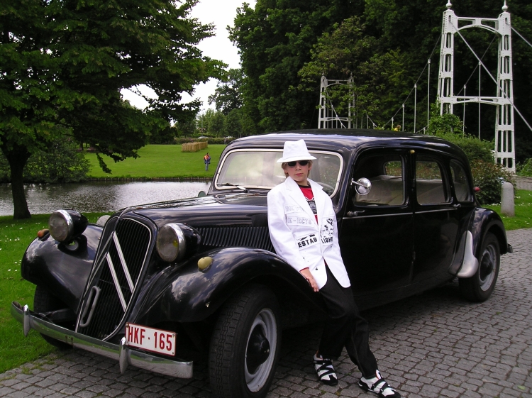 Citroën Traction Avant zwart-1
